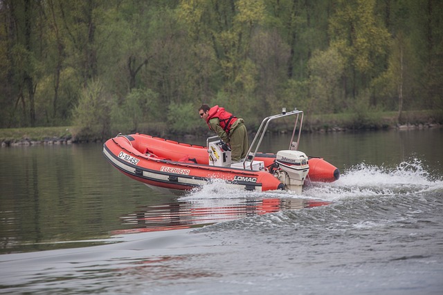 schlauchboot mit motor